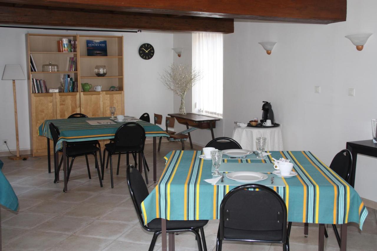 La Ferme De La Place Bouvines Exteriör bild